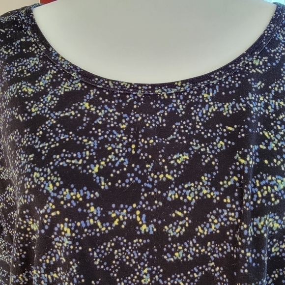 LuLaRoe☆ Scoop Neck Shirt Size Large EUC - Picture 2 of 9